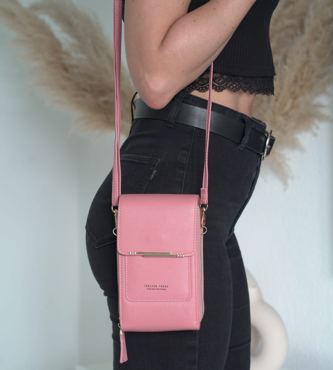 Ellana™ The premium shoulder bag with Touchscreen